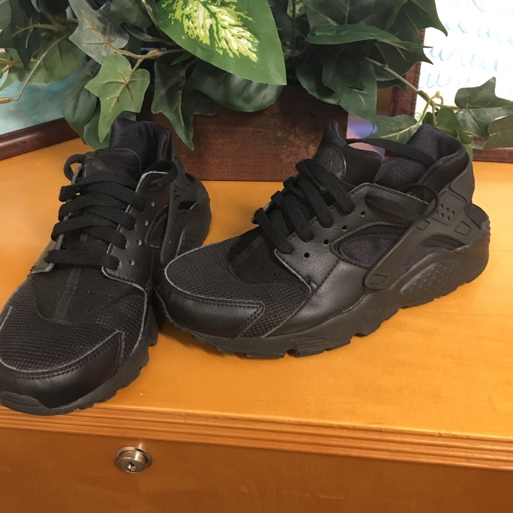 Boys sneakers